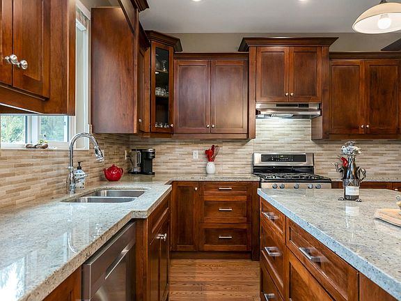 5th image of 27886 Maclure Rd