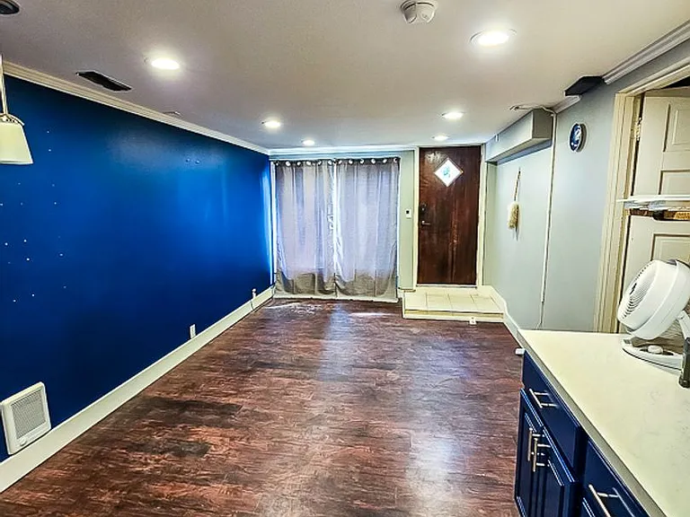 415 S Polk St — Photo 20