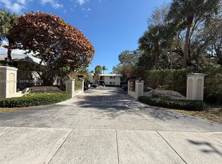 8607 SW 68th Ct APT 24, Pinecrest, FL 33156