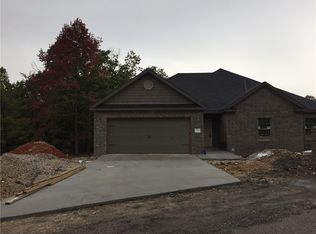 19 Newhaven Ln, Bella Vista, AR 72714