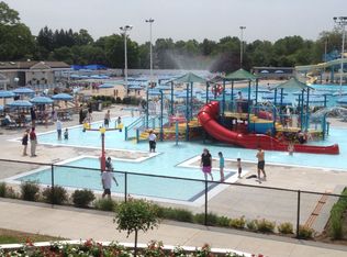 26 Linden St, Garden City, NY 11530