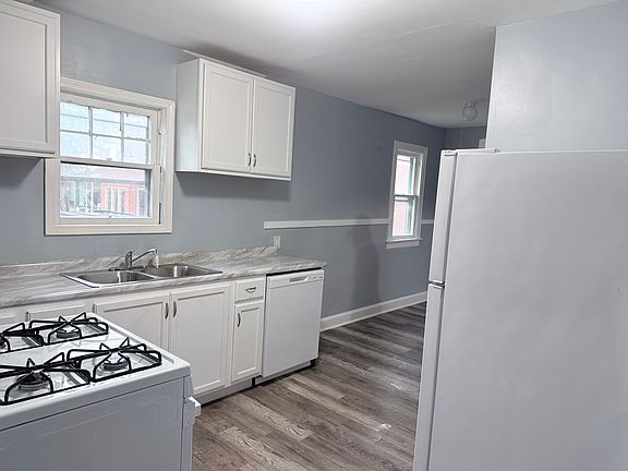4th image of 345 4th St