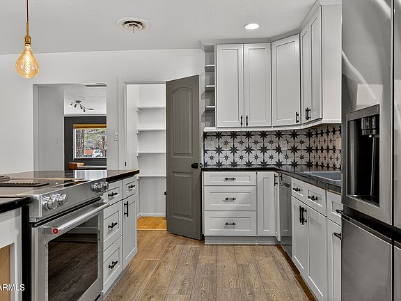 5th image of 530 N CHARLES Road