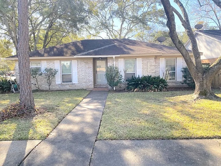 22303 N Fork Dr — Photo 1