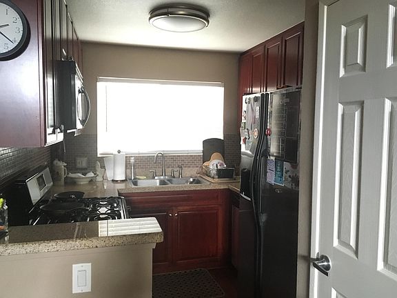 5th image of 5510 Owensmouth Ave APT 304