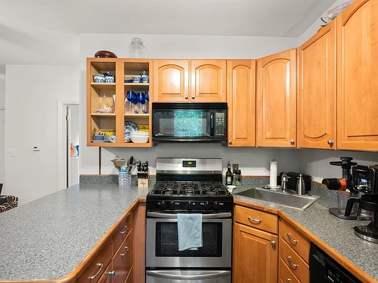 51 Creighton St #1 — Photo 8