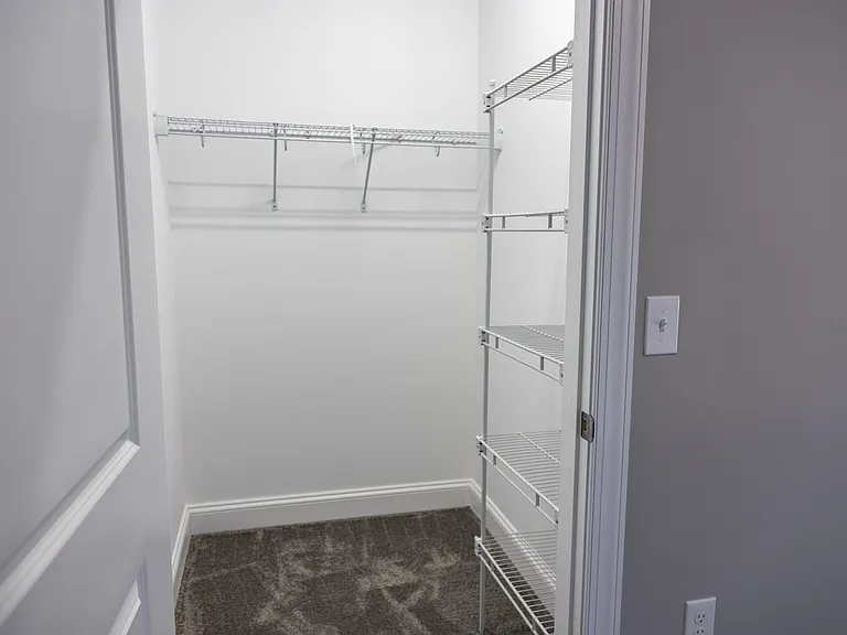 Bedroom_Closet
