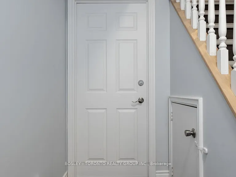 63 Burndale Ave #LOWER — Photo 3