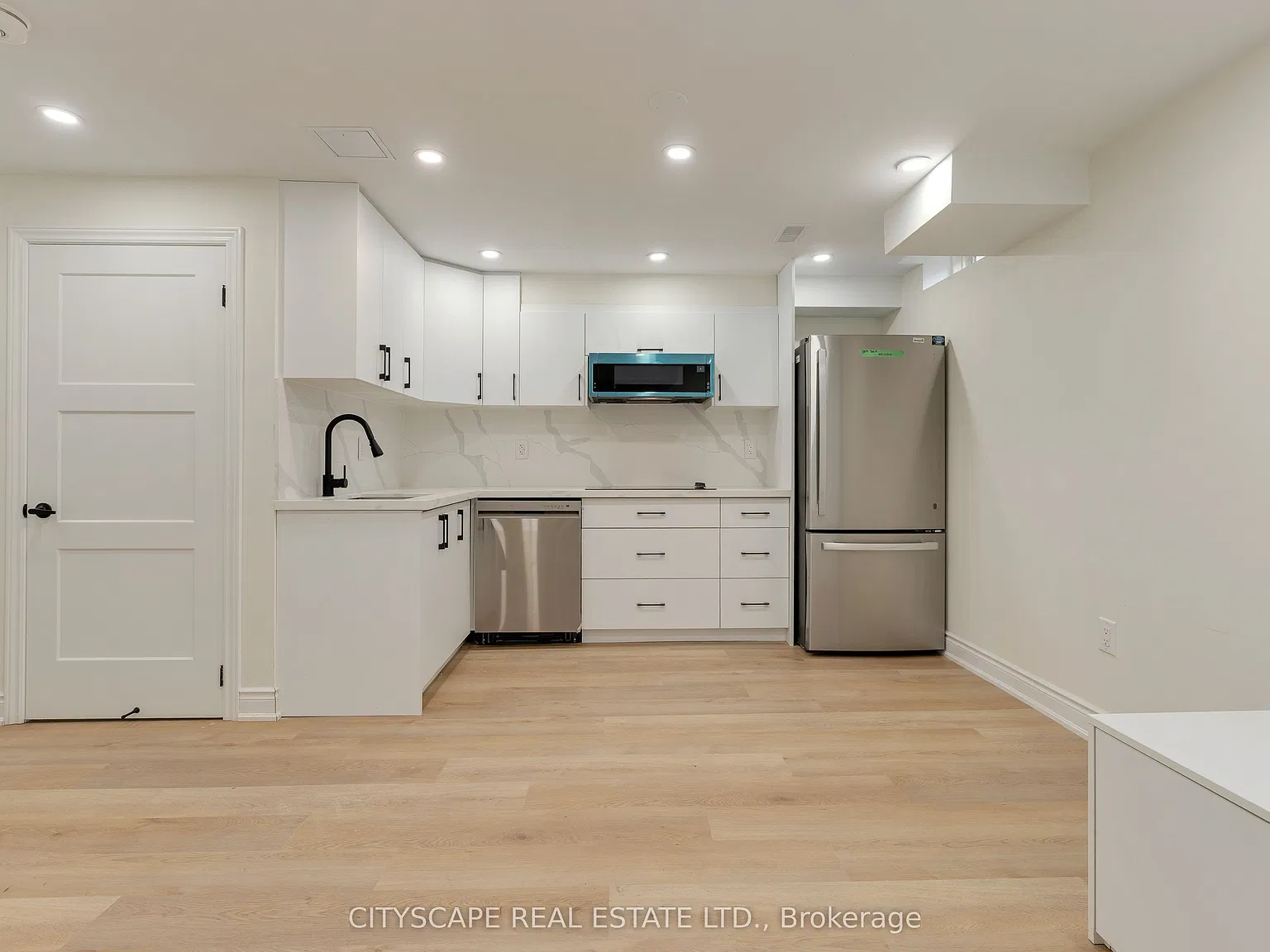2 bed, $1,900 — Photo 2