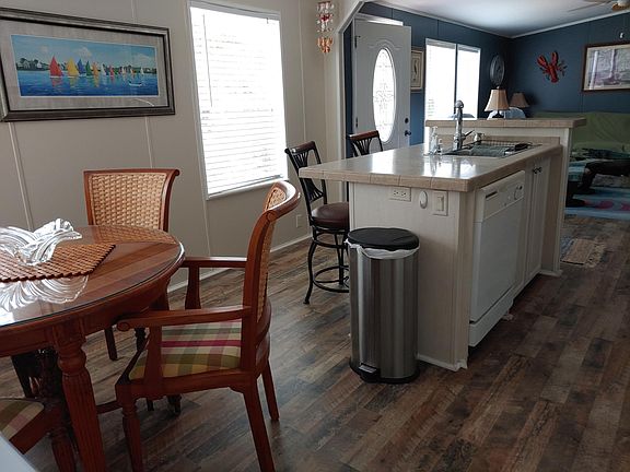 3rd image of 3001 Bamboo Ct