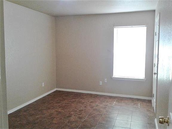 5th image of 2612 NW 22nd St #110