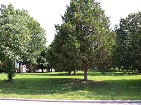 2nd image of 3506 Southern Hills Dr