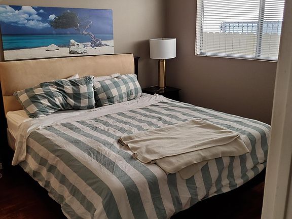 4th image of 1125 Hornblend St #5
