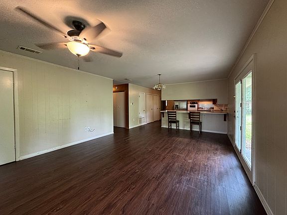 5th image of 621 French St