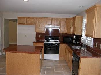 2nd image of 3860 Tamarind Dr