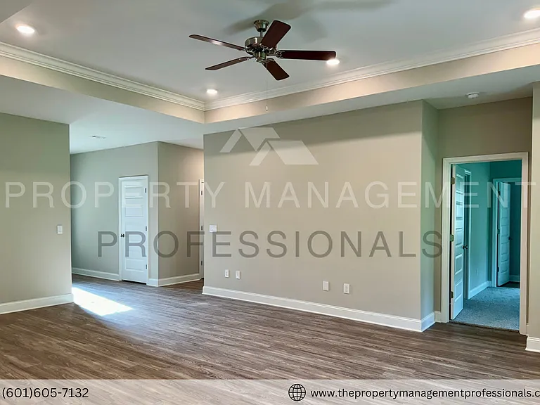 215 Serenity Lake Dr — Photo 4