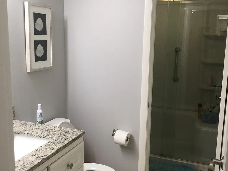 619 Midway Dr #B — Photo 8