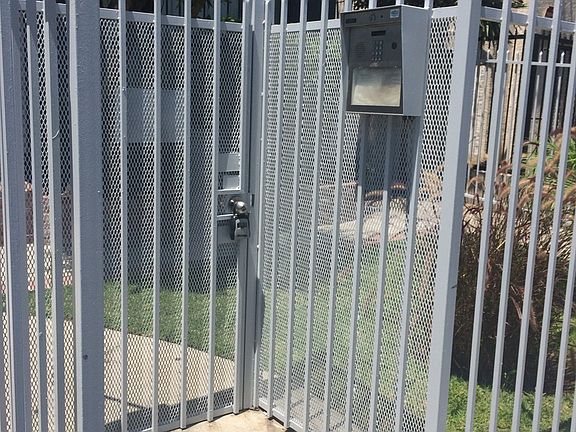 2nd image of 421 Venice Way APT 2