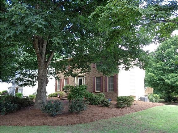 5th image of 2361 Meadowglen Trl