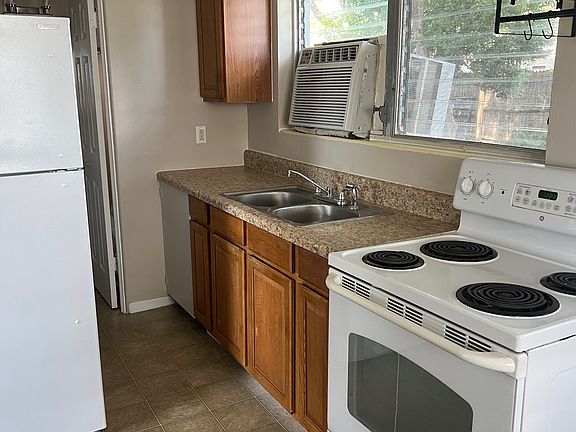 5th image of 254 Sherwood Ln