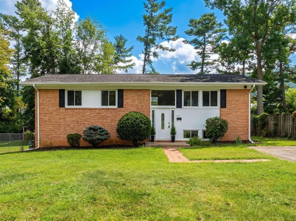 924 Washington Ave, Waynesboro, VA 22980