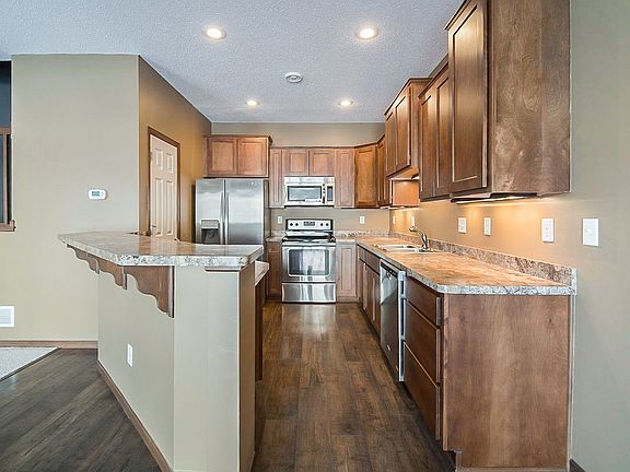 4th image of 578 Stonewood Ln