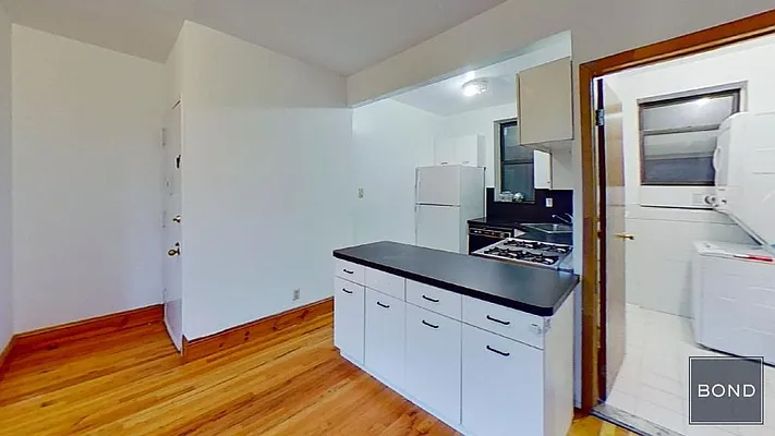 Rented by Bond New York | media 5