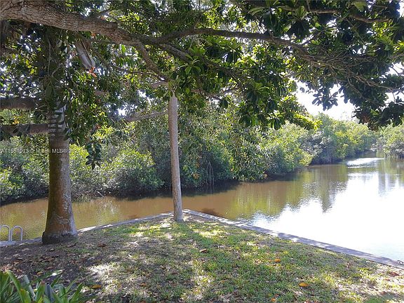 2nd image of 1044 Wyomi Dr