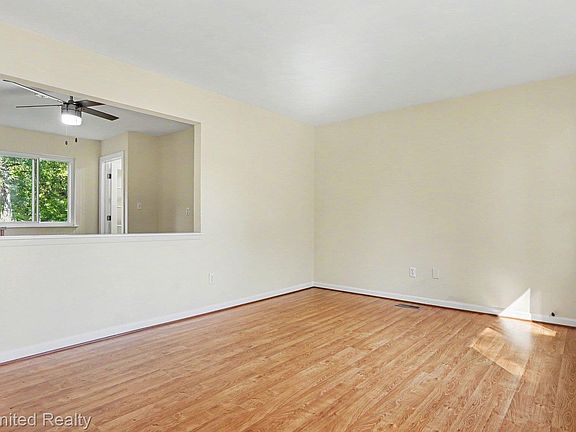 4th image of 9222 Riverside Dr