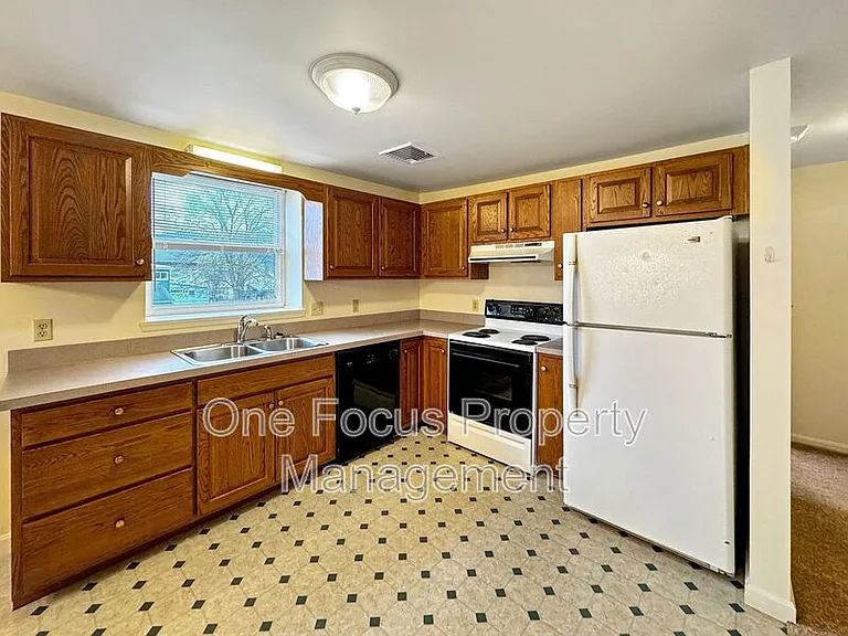 326 E Church St #3 — Photo 1