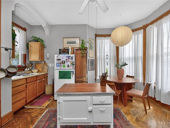 4th image of 2604 Harris Ave
