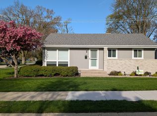 1900 Lincoln Ave, Northbrook, IL 60062
