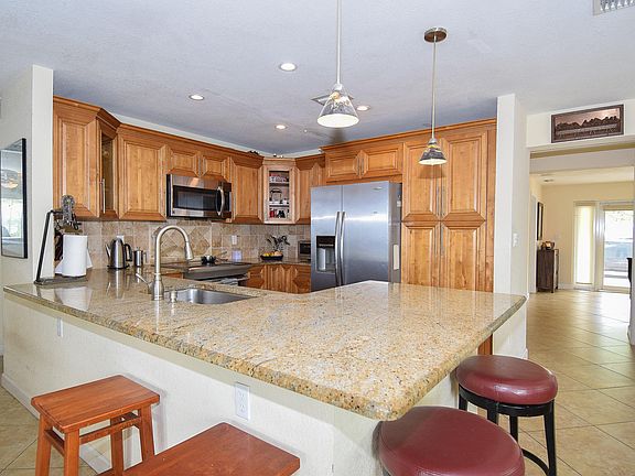 3rd image of 849 Ellen Dr
