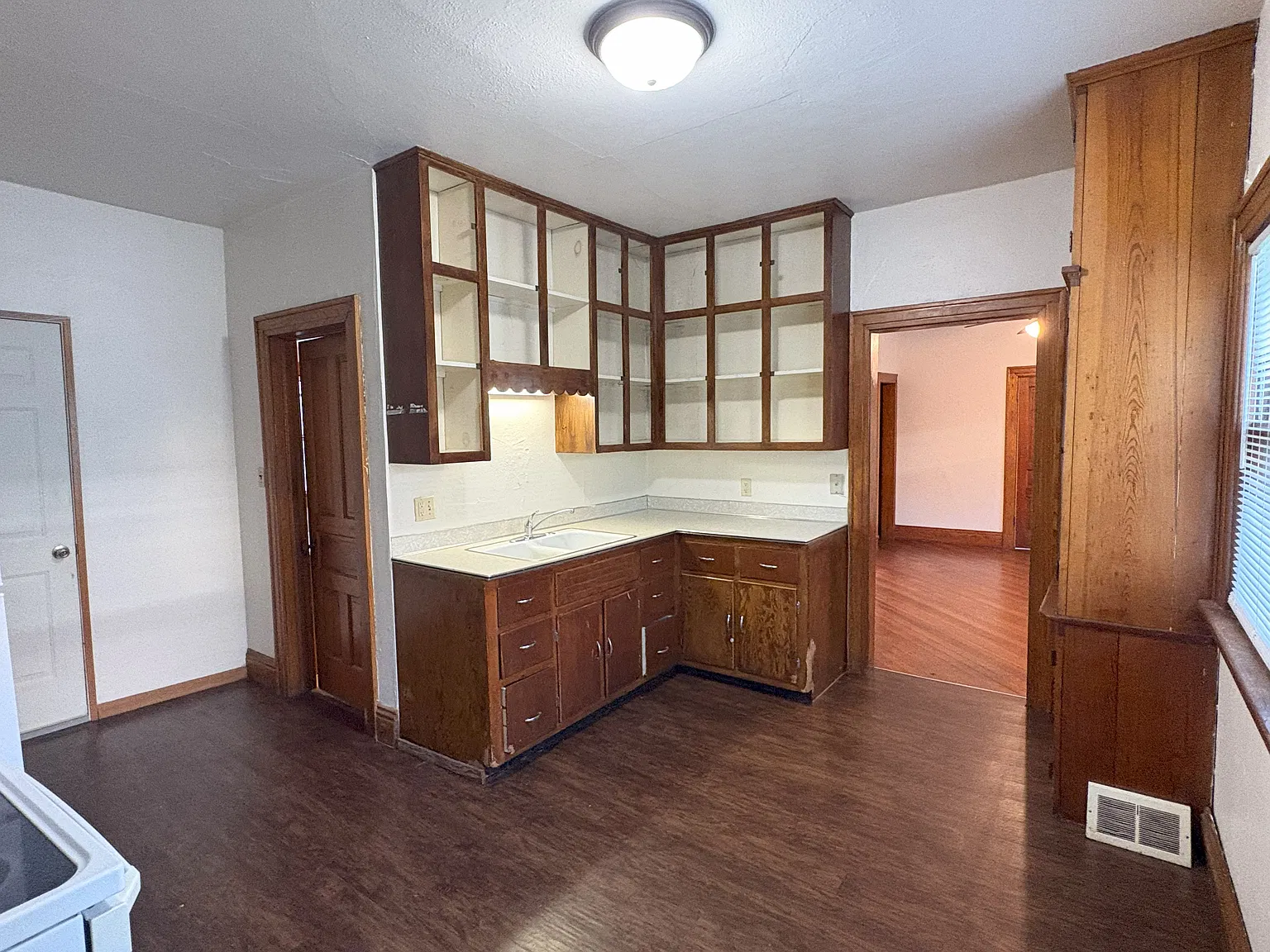 2 bed, 700 sqft, $1,435 — Photo 4