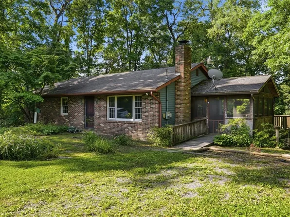 256 Ridge Rd, Zelienople, PA 16063