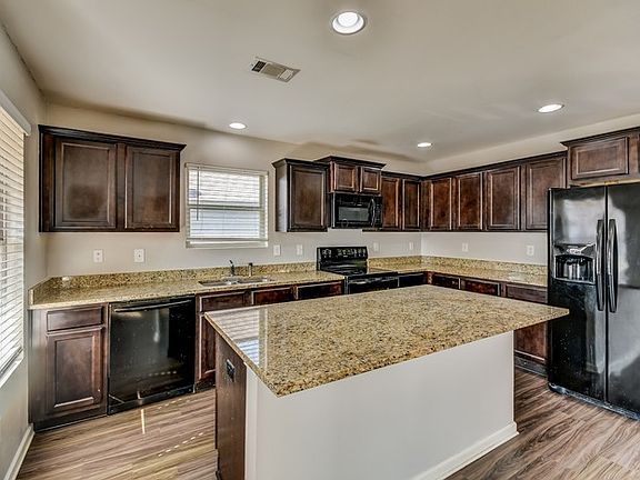 4th image of 16419 Waterbury Ln