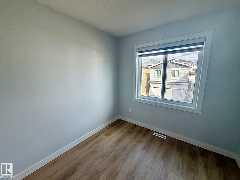 137 29th St SW — Photo 6