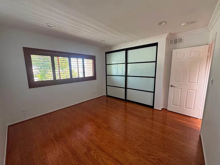 4153 W Sarah St — Photo 39