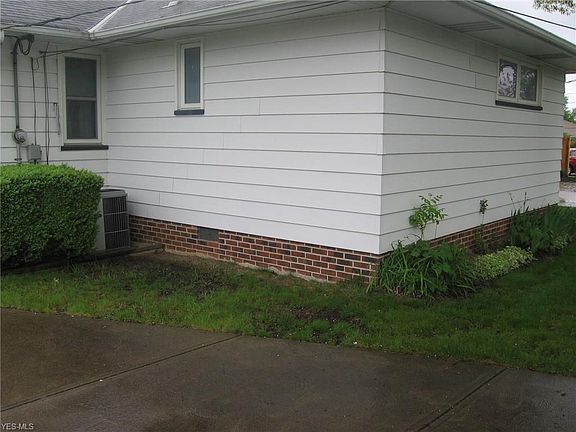 3rd image of 13709 Linn Ave