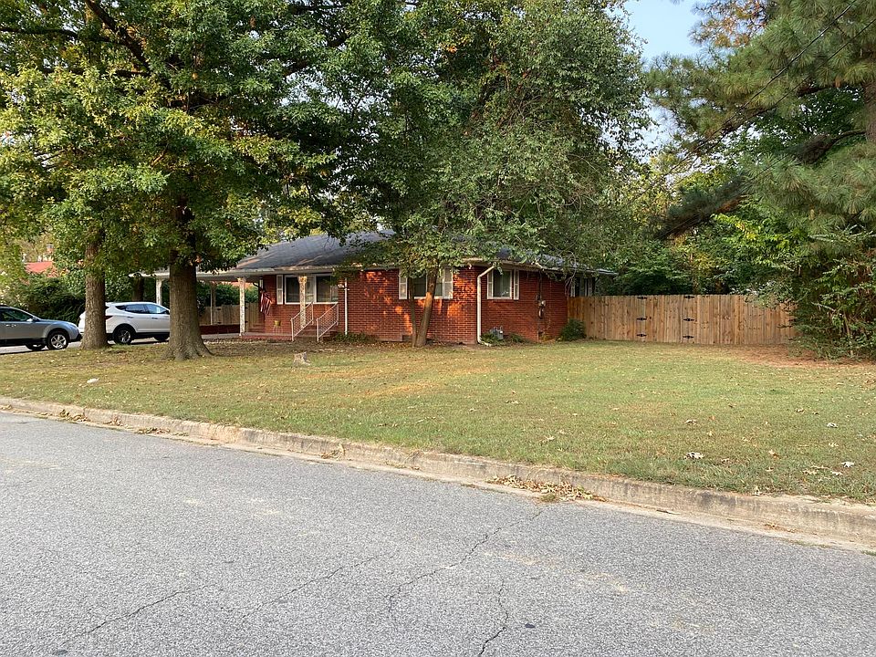 2nd image of 713 Maple Dr
