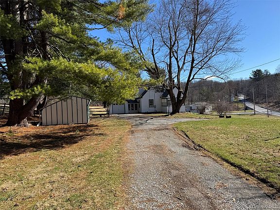 3rd image of 793 Fiddlers Bridge Rd