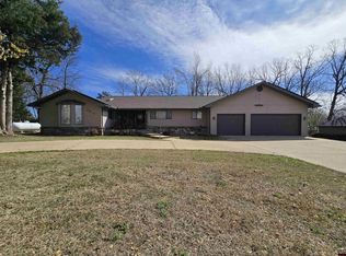 1819 Fairway Dr, Mountain Home, AR 72653