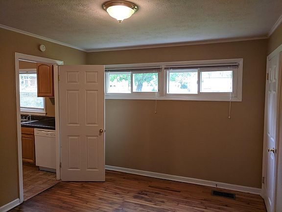 5th image of 2120 Berea Ave