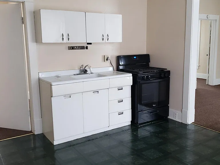 209 E North St #A — Photo 4