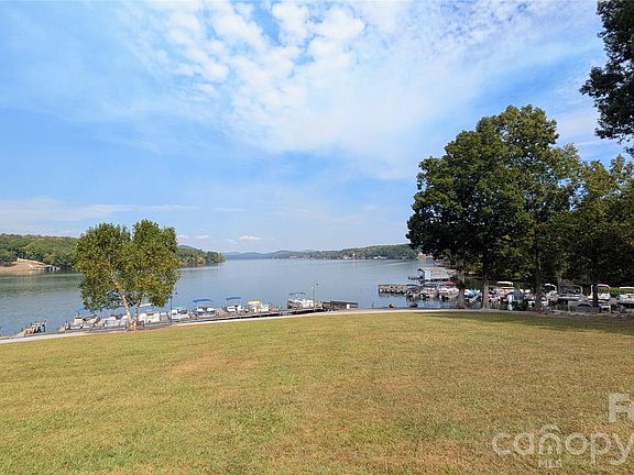3rd image of 350 Skyland Ct #66