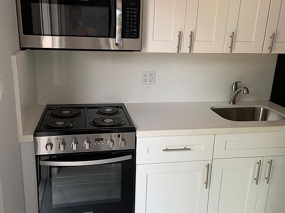 2nd image of 1653-1 Ashton Ct