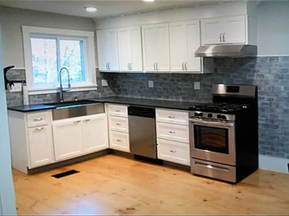2827 Route 100, Wardsboro, VT 05355