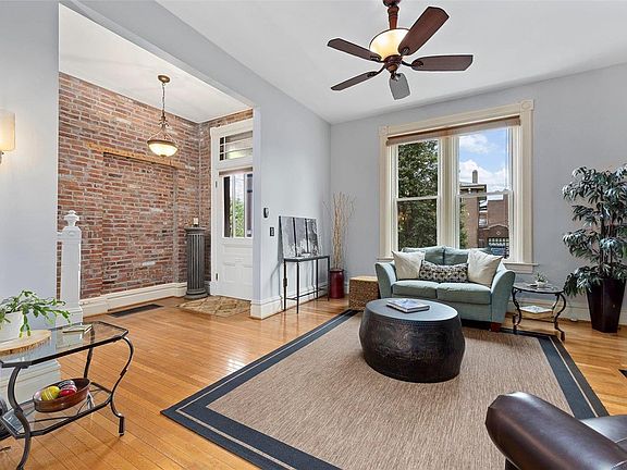 3rd image of 2321 Minnesota Ave