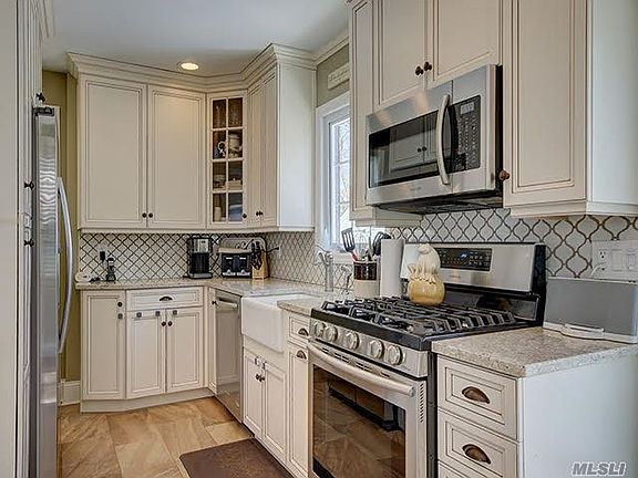 3rd image of 47 Stratford Ave