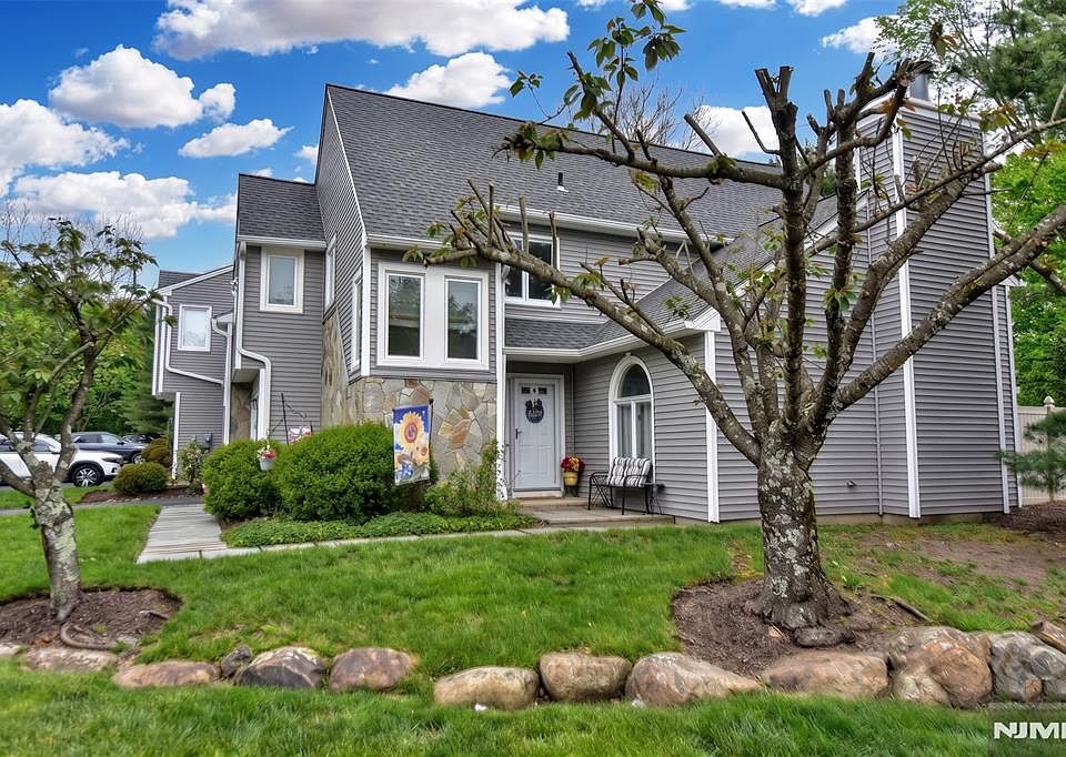 1st image of 9 Braemar Dr